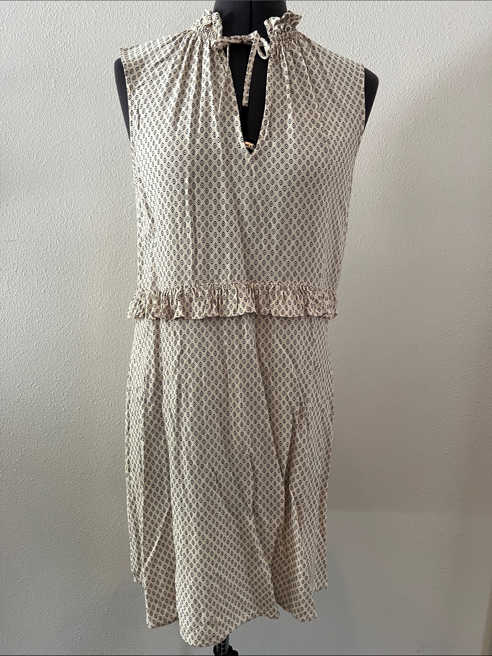 H&M Cream Sleeveless Tie-Neck Ruffle Waist Dress